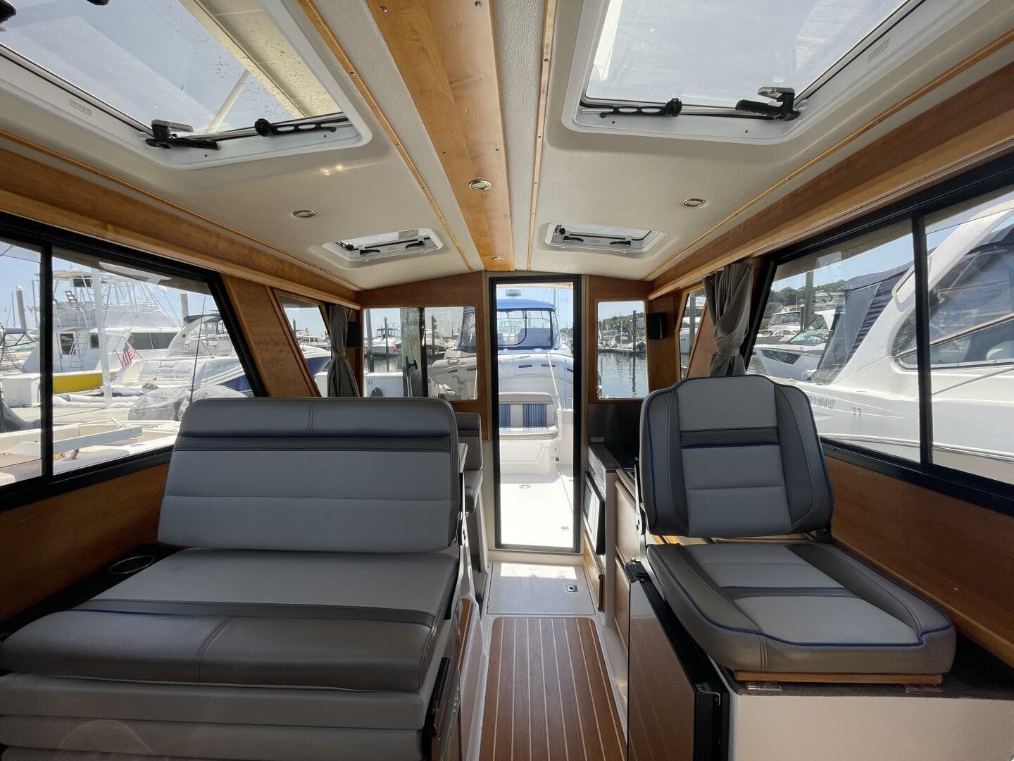 2019 Cutwater C-28 — photo 13