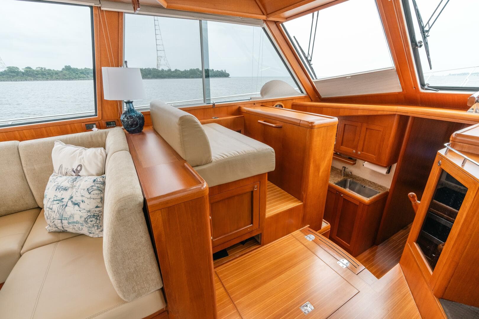 2011 Grand Banks Eastbay 46 SX — photo 7