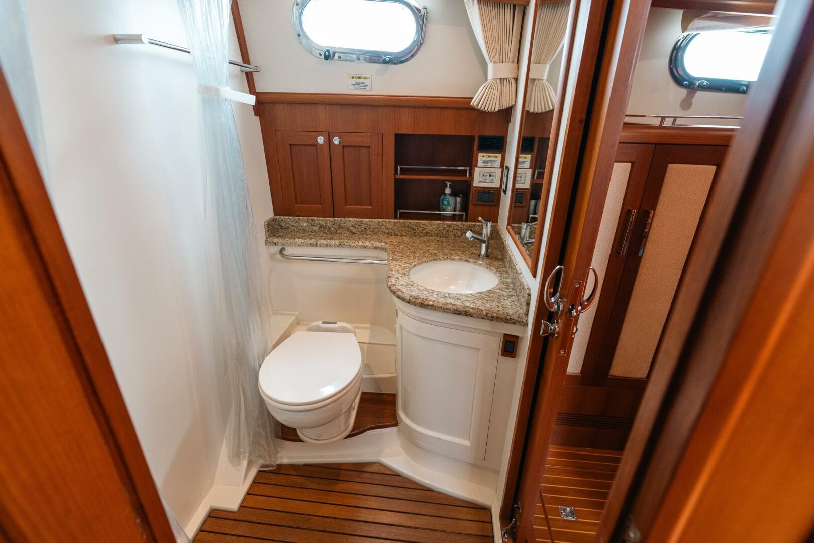 2011 Grand Banks Eastbay 46 SX — photo 16