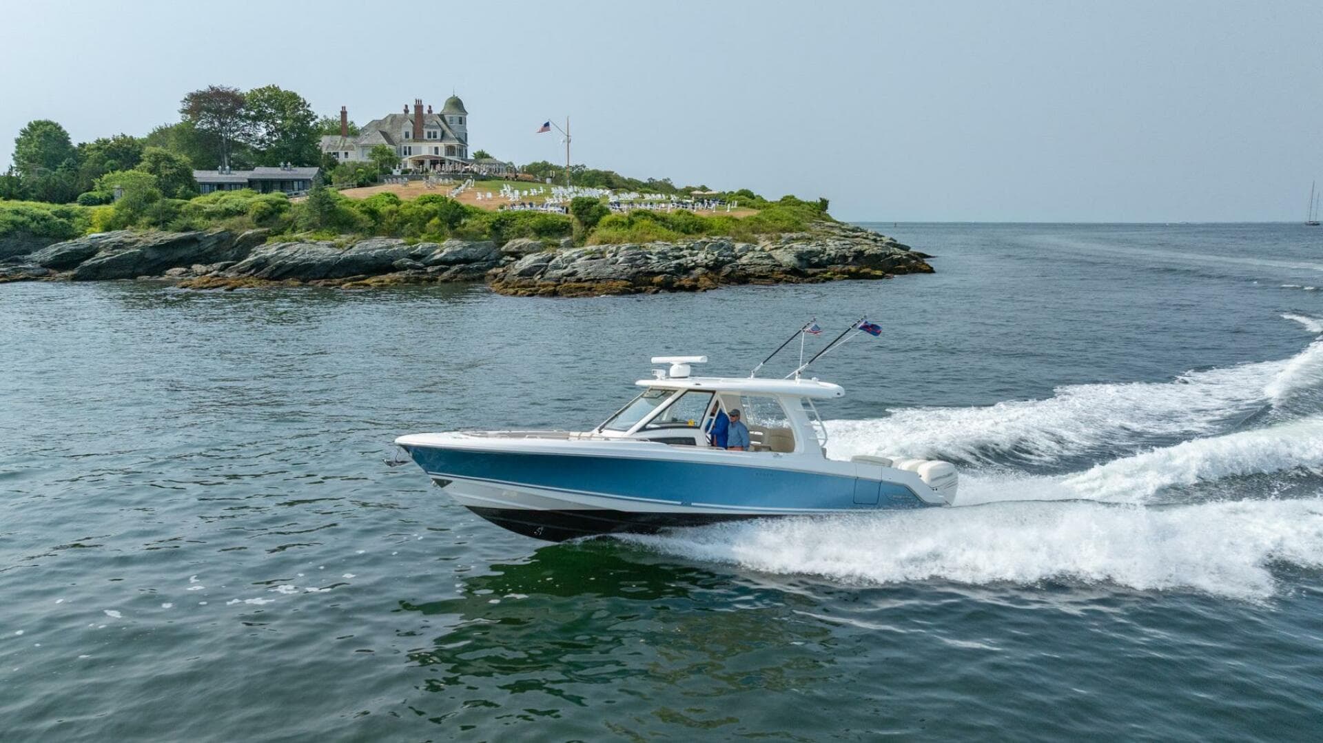 2019 Boston Whaler 350 EX Realm — photo 45