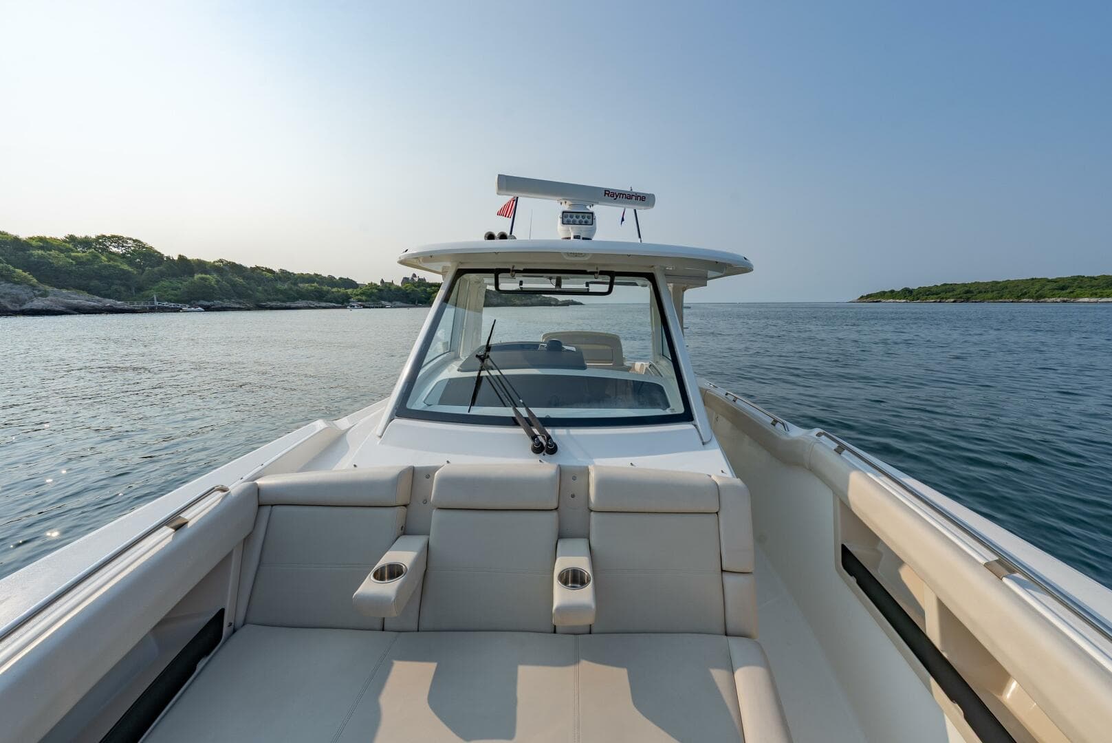 2019 Boston Whaler 350 EX Realm — photo 6