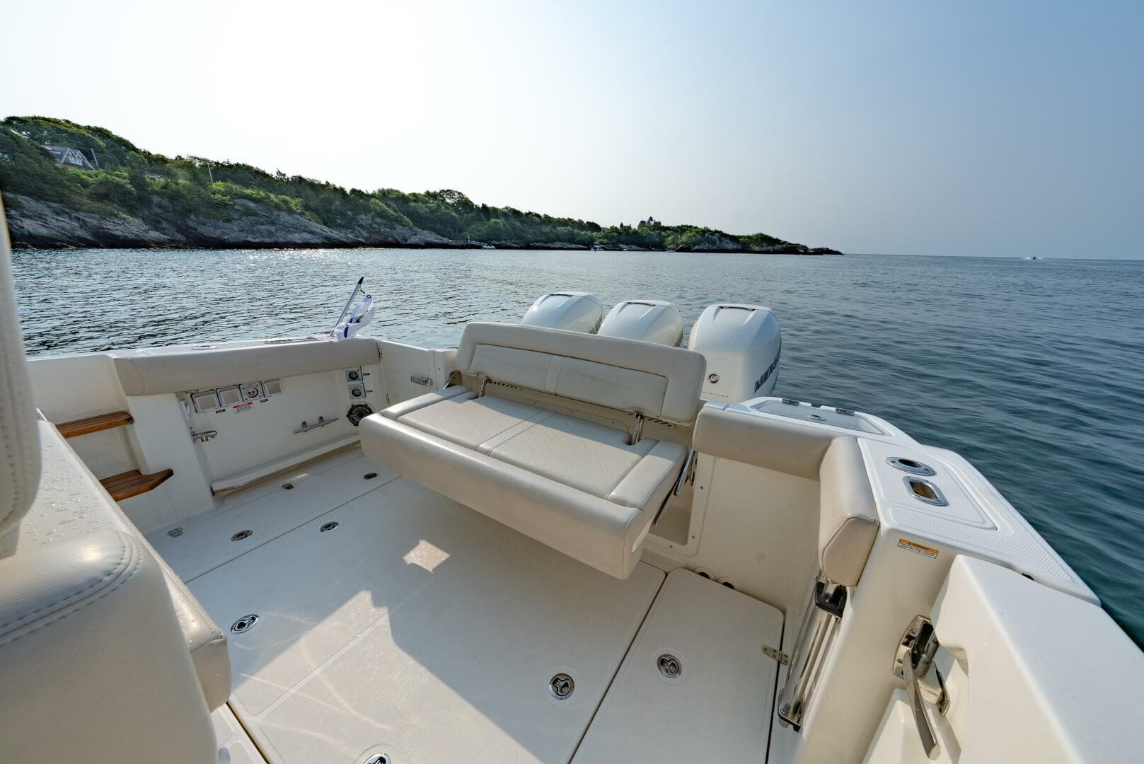 2019 Boston Whaler 350 EX Realm — photo 31