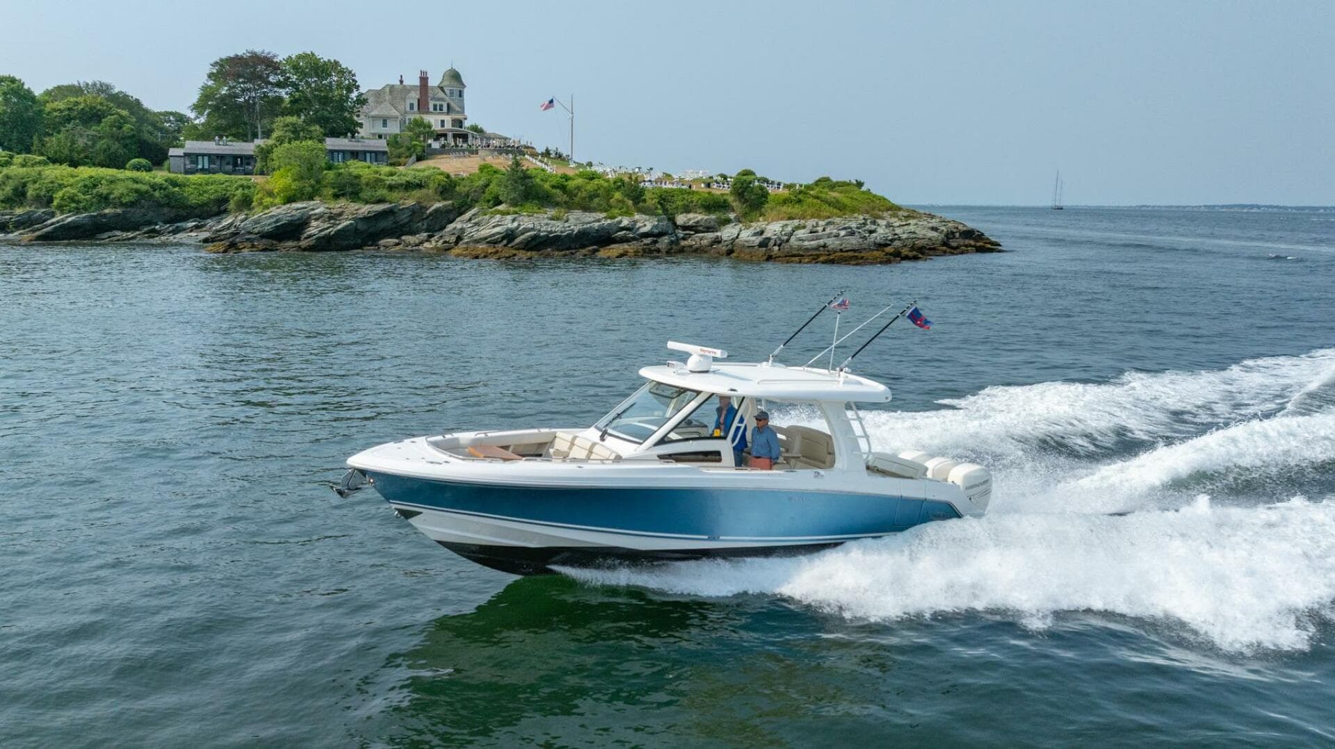 2019 Boston Whaler 350 EX Realm — photo 46