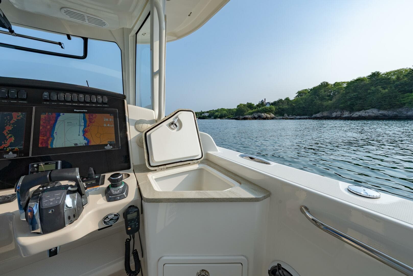 2019 Boston Whaler 350 EX Realm — photo 12