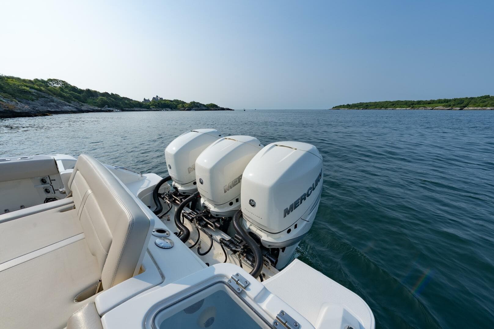 2019 Boston Whaler 350 EX Realm — photo 24