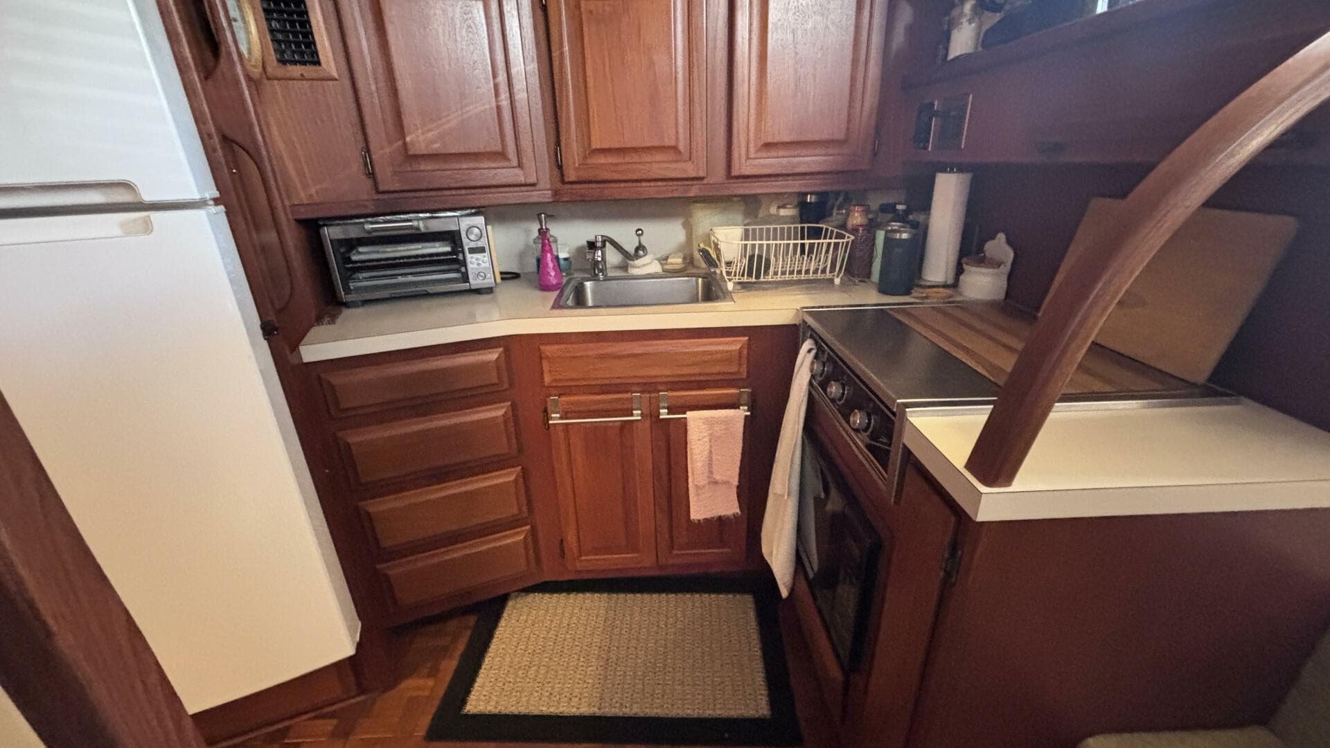 1988 Viking Motor Yacht — photo 21