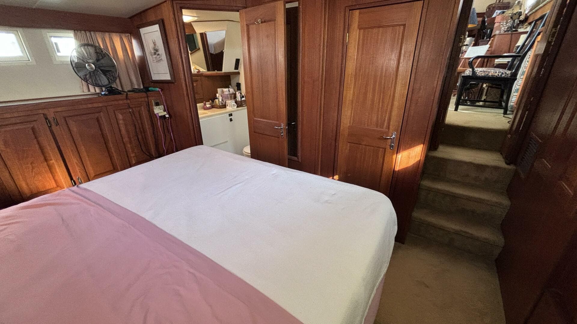 1988 Viking Motor Yacht — photo 23