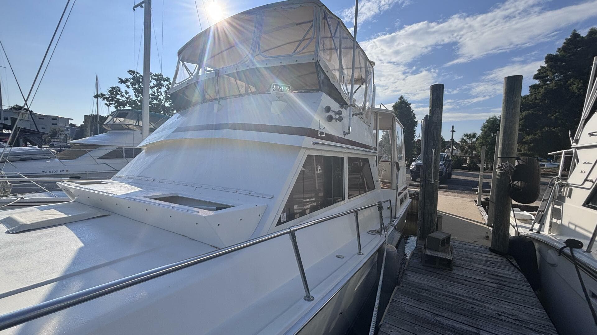 1988 Viking Motor Yacht — photo 5