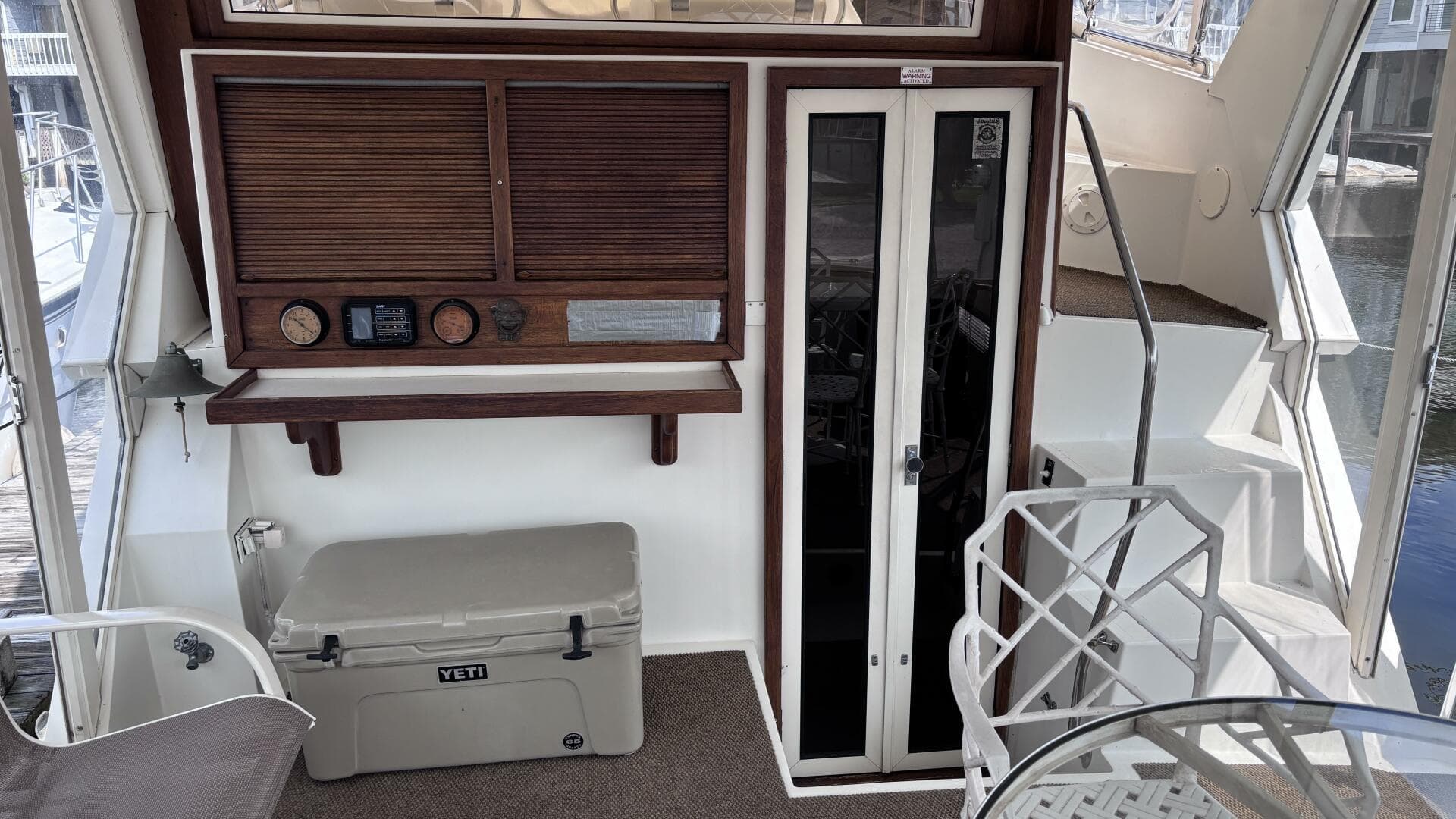 1988 Viking Motor Yacht — photo 11