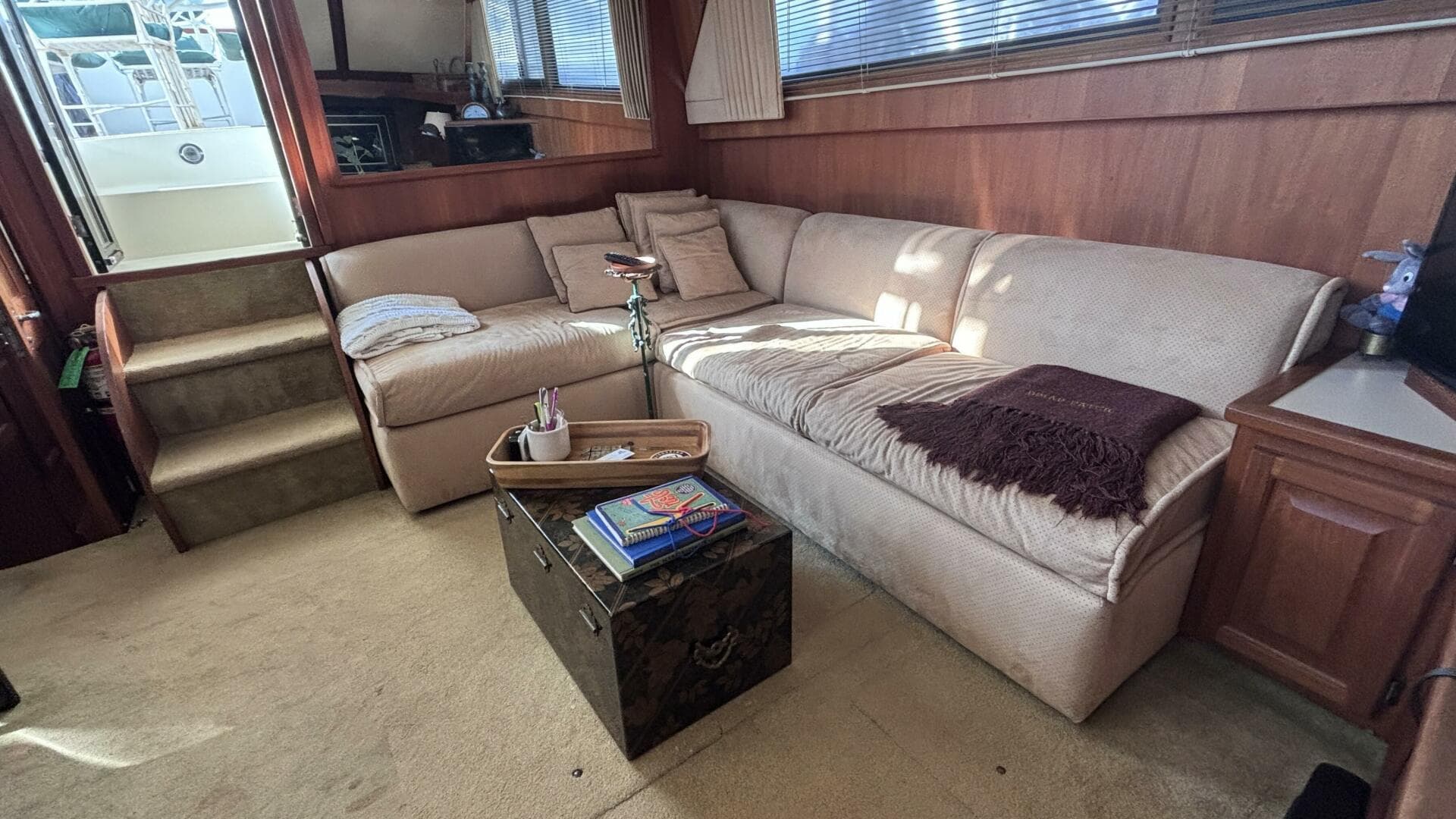 1988 Viking Motor Yacht — photo 18