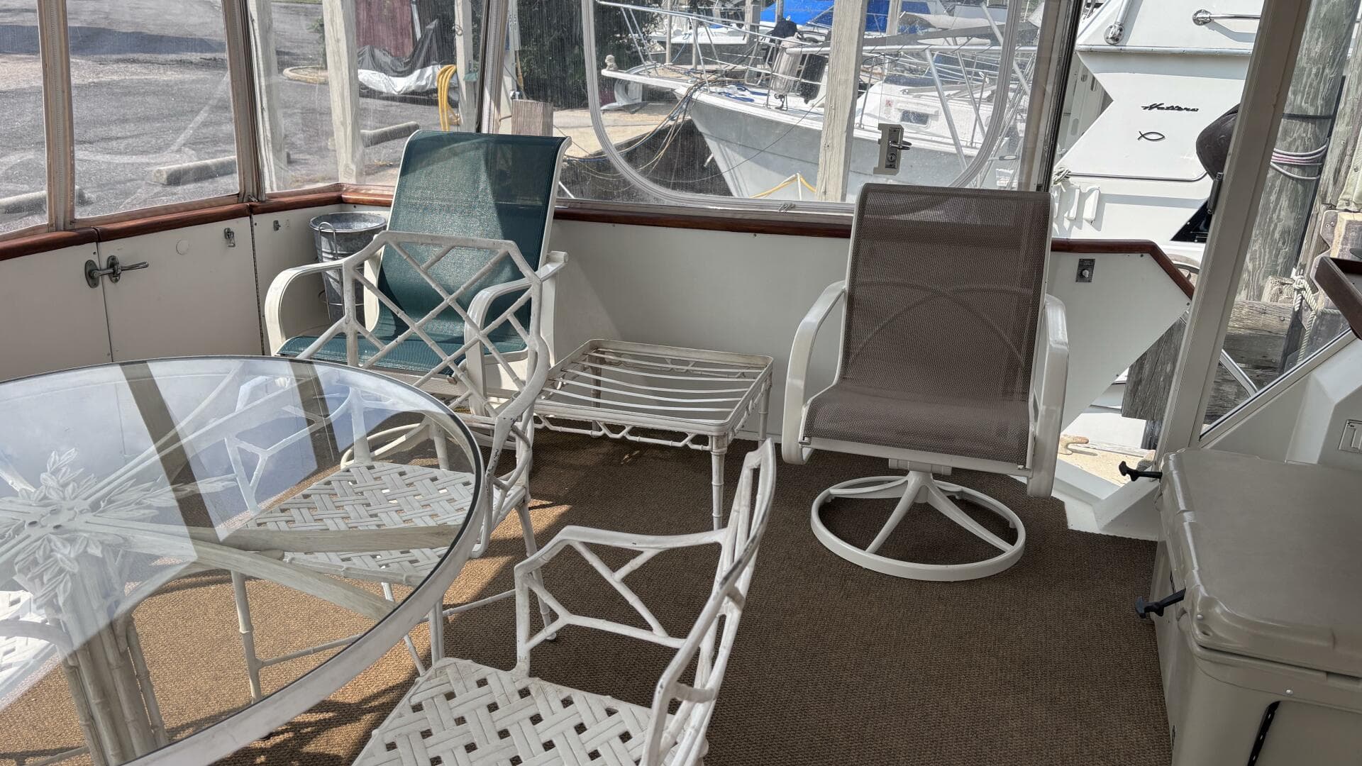 1988 Viking Motor Yacht — photo 10