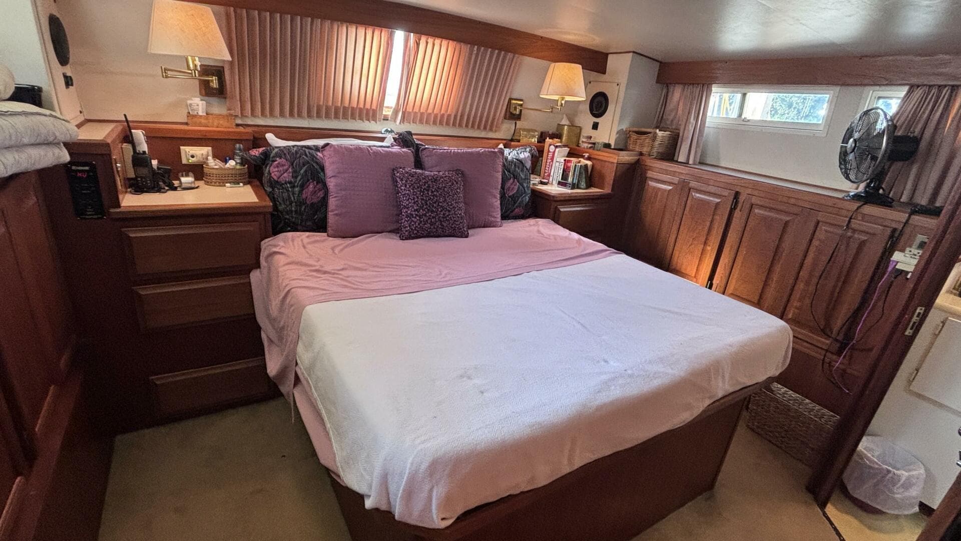 1988 Viking Motor Yacht — photo 22