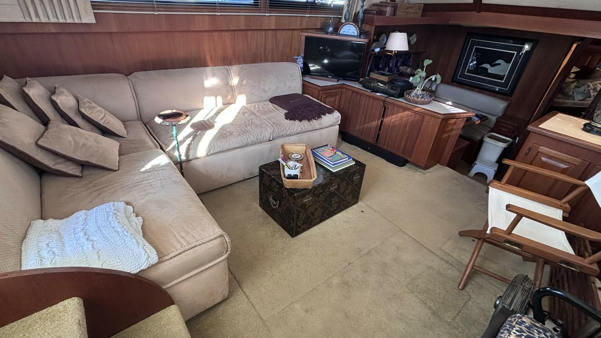 1988 Viking Motor Yacht — photo 16