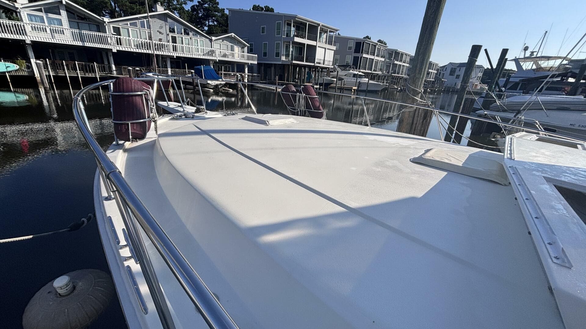 1988 Viking Motor Yacht — photo 6