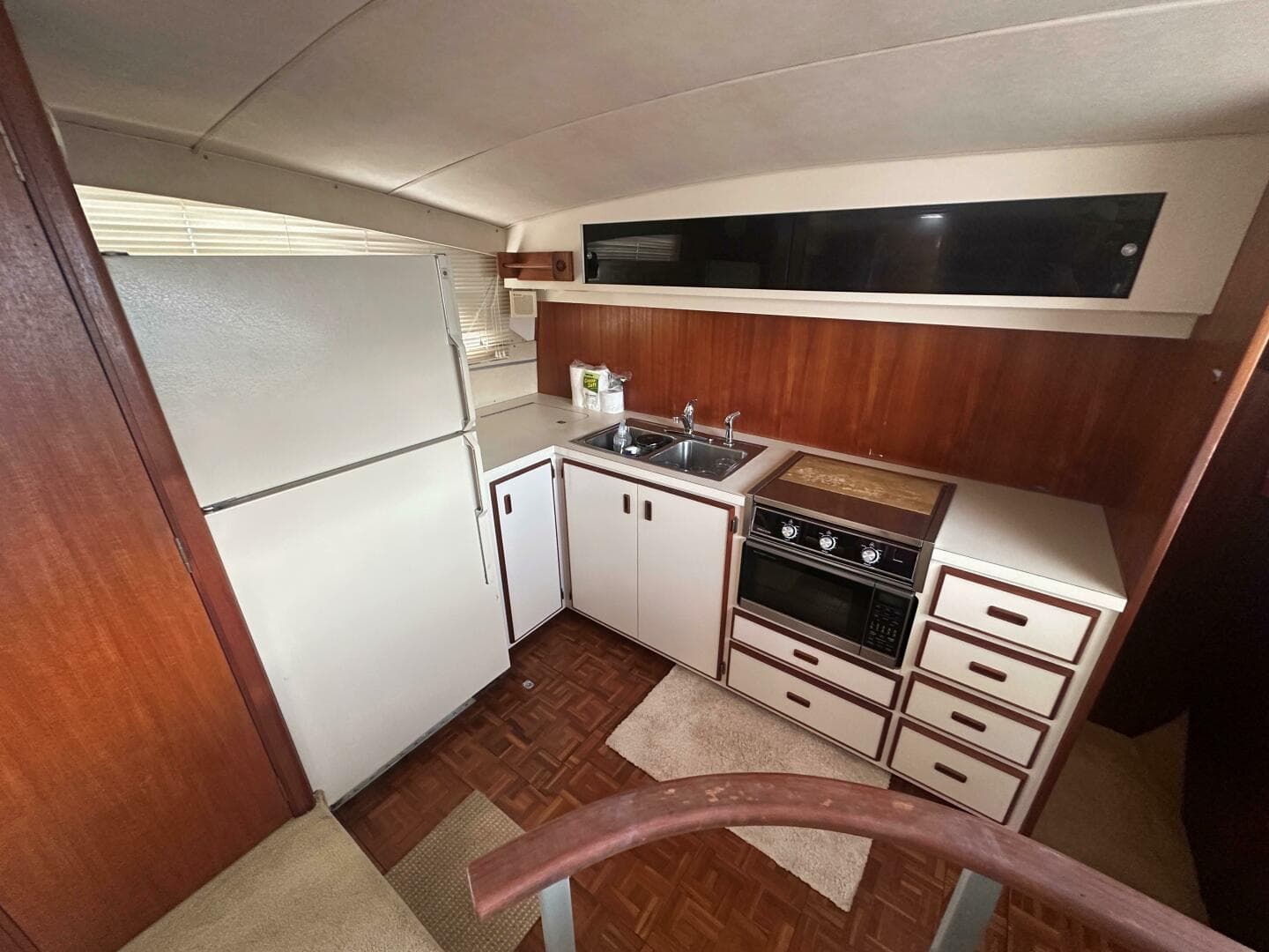 1987 Bertram — photo 22