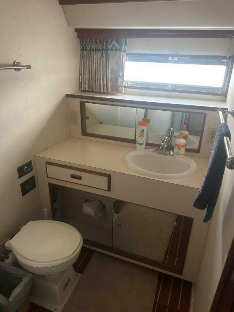 1987 Bertram — photo 34