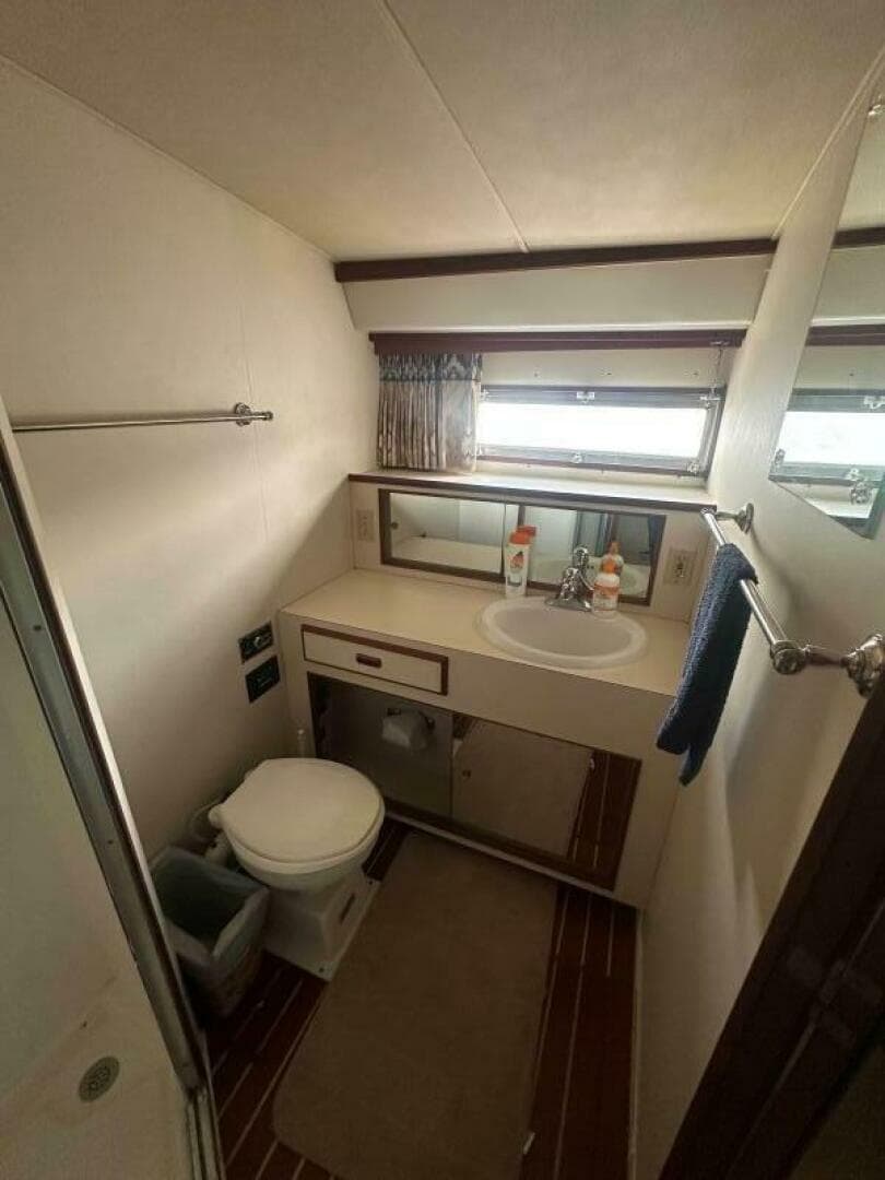 1987 Bertram — photo 35