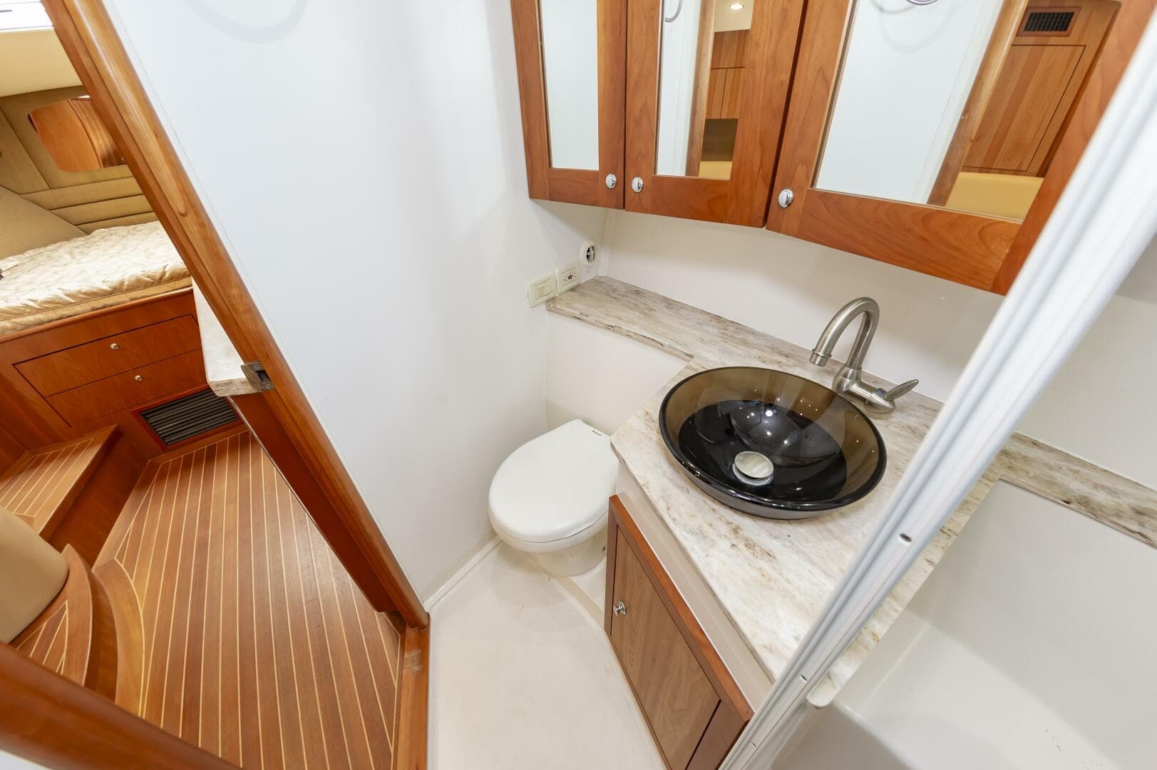 2014 Jupiter 41 Sport Bridge — photo 39