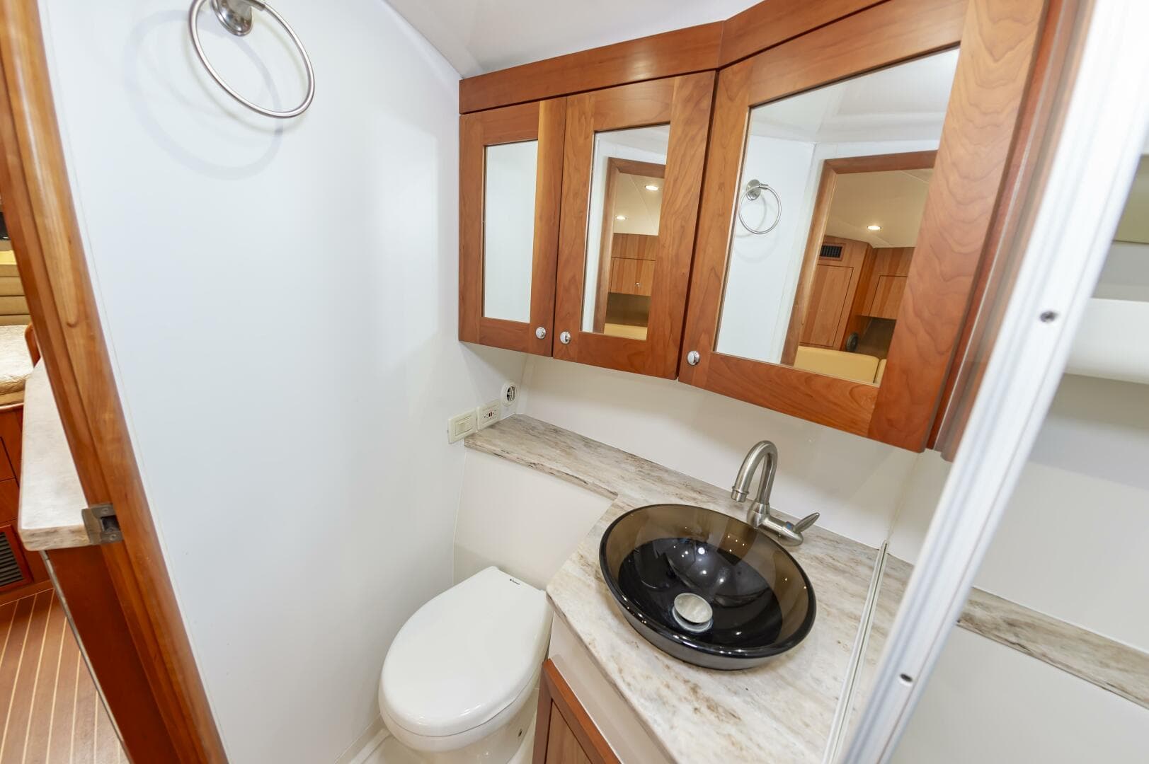 2014 Jupiter 41 Sport Bridge — photo 40