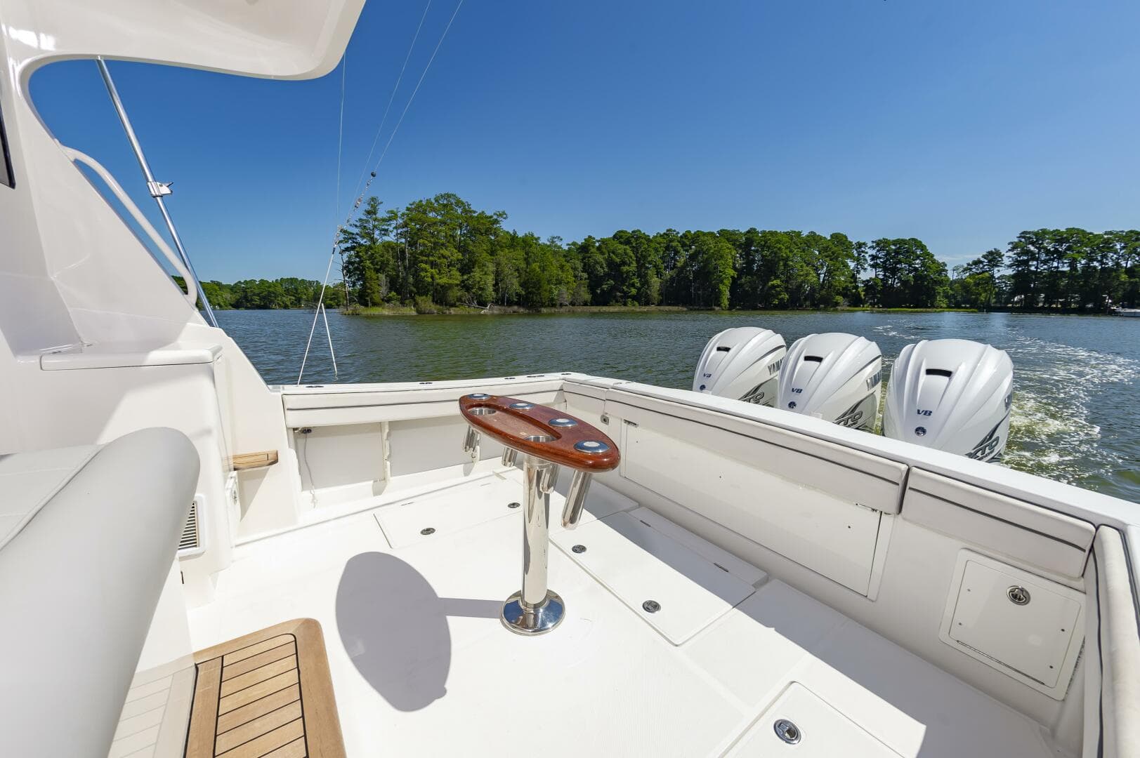 2014 Jupiter 41 Sport Bridge — photo 11