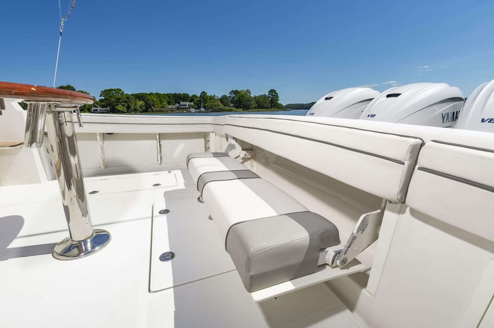 2014 Jupiter 41 Sport Bridge — photo 13