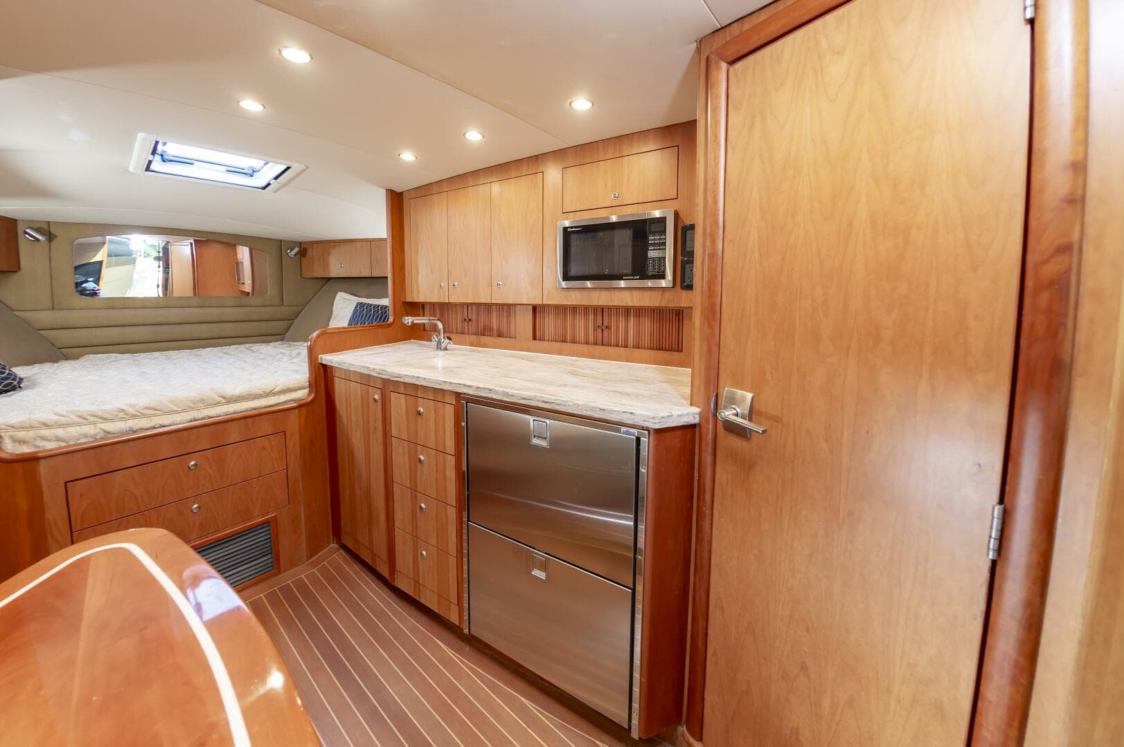 2014 Jupiter 41 Sport Bridge — photo 30