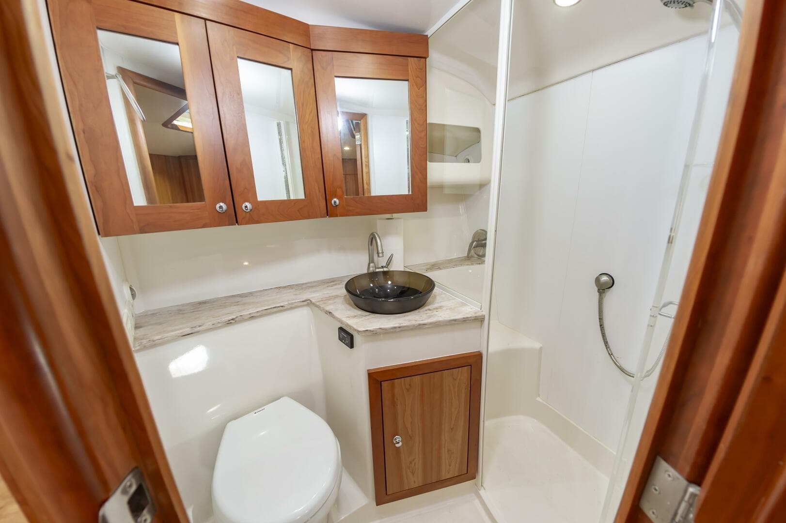 2014 Jupiter 41 Sport Bridge — photo 36