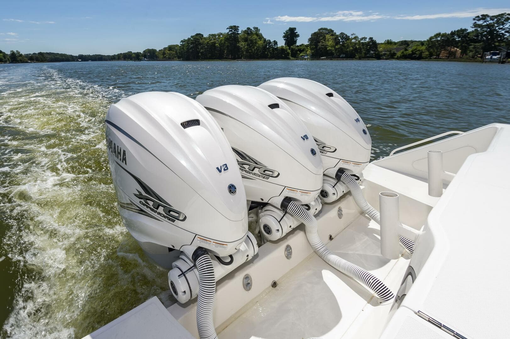 2014 Jupiter 41 Sport Bridge — photo 17