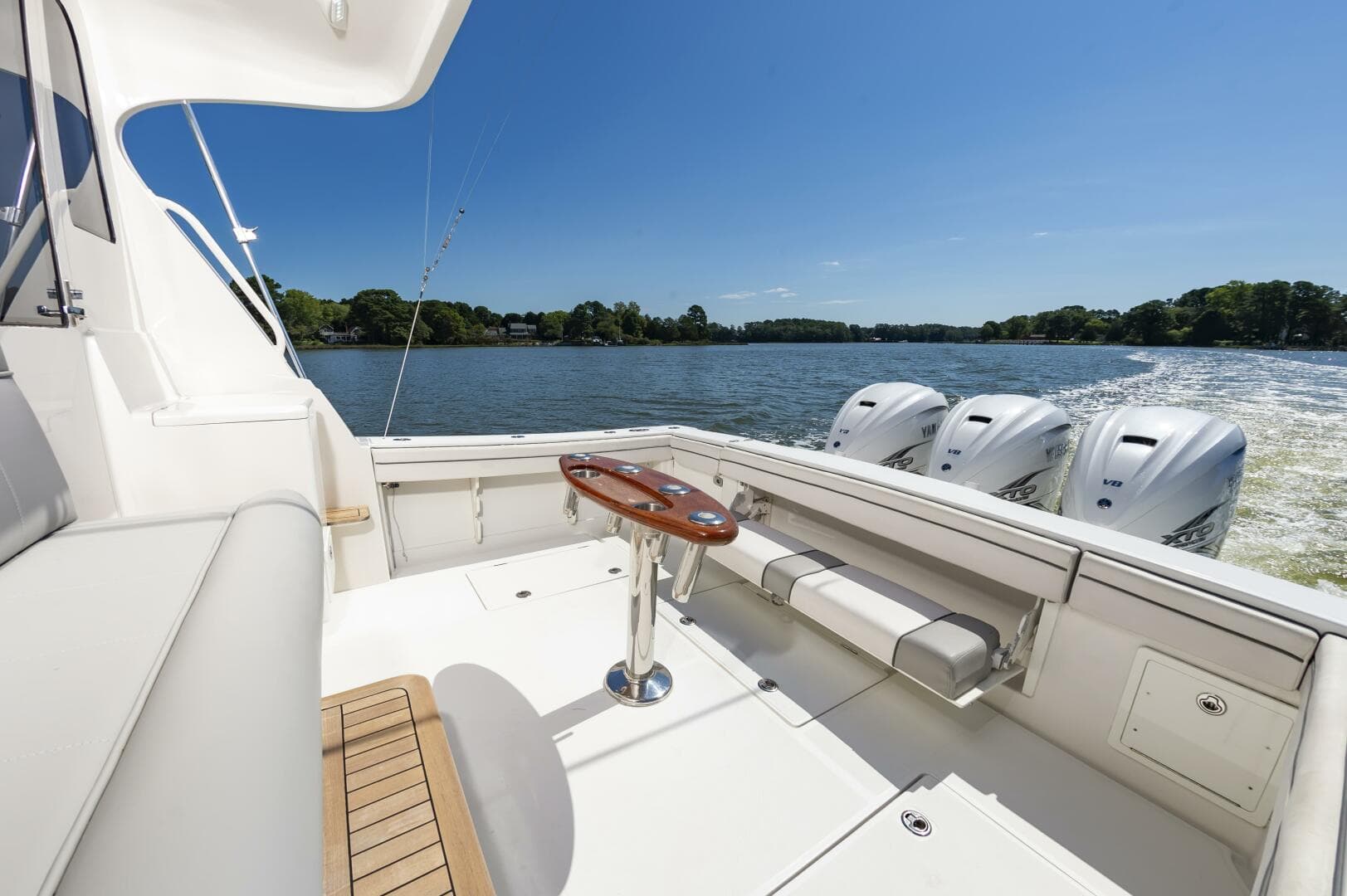 2014 Jupiter 41 Sport Bridge — photo 12