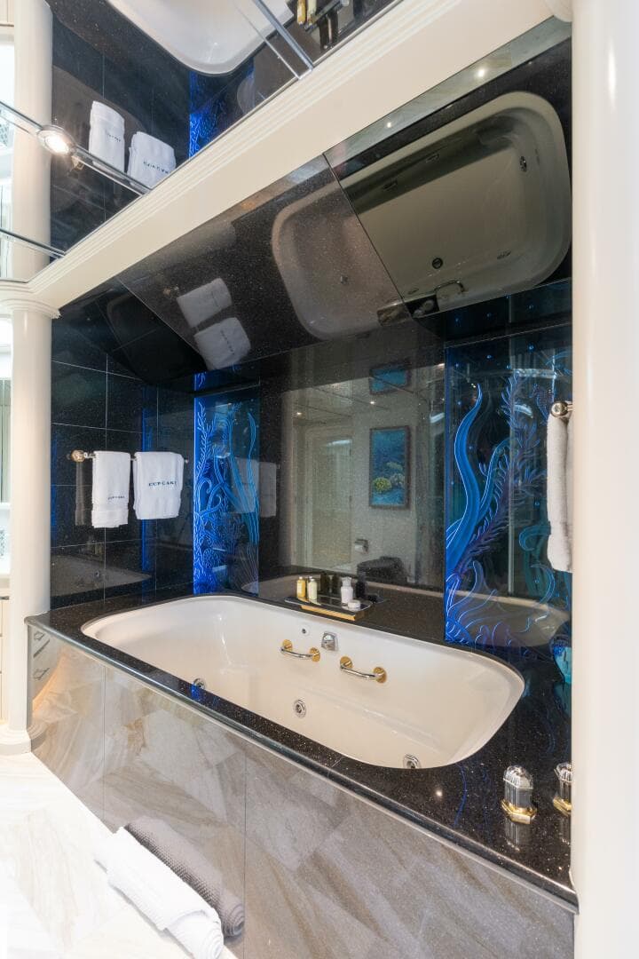 2001 Westship — photo 24