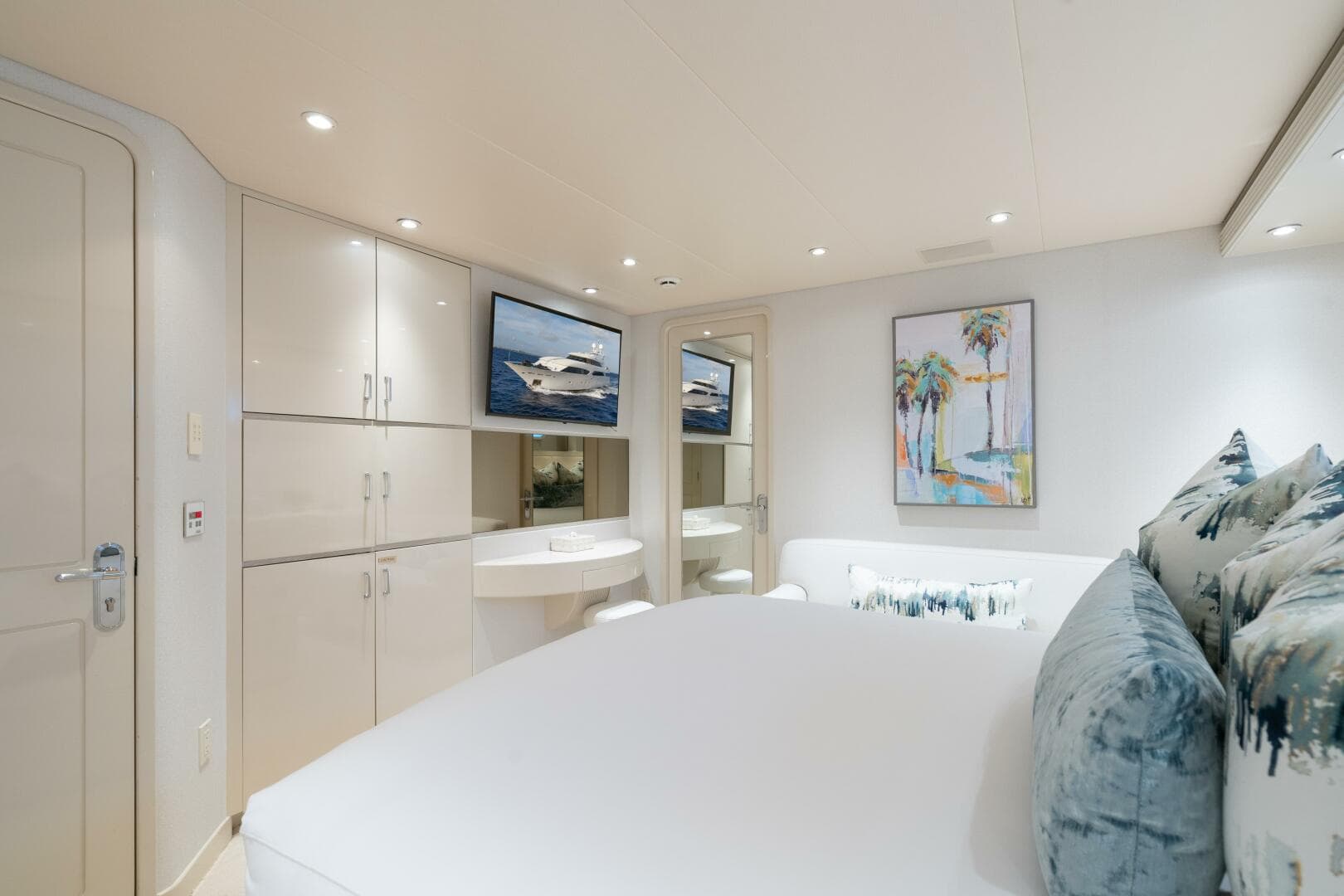 2001 Westship — photo 29