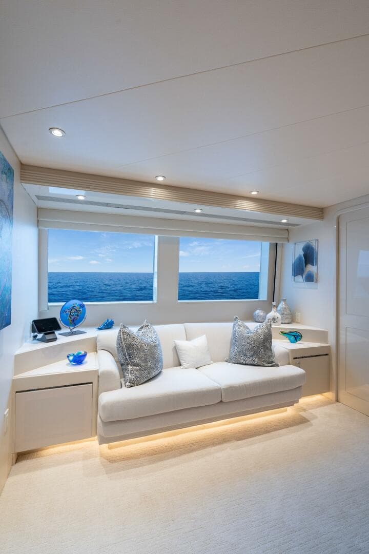 2001 Westship — photo 21