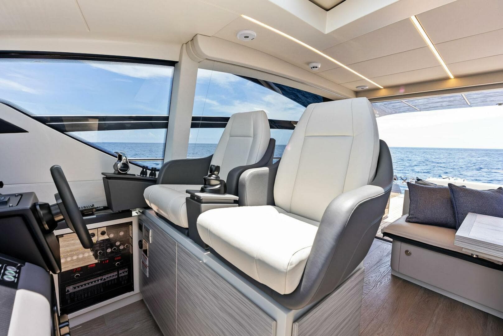 2024 Pershing 6X — photo 22