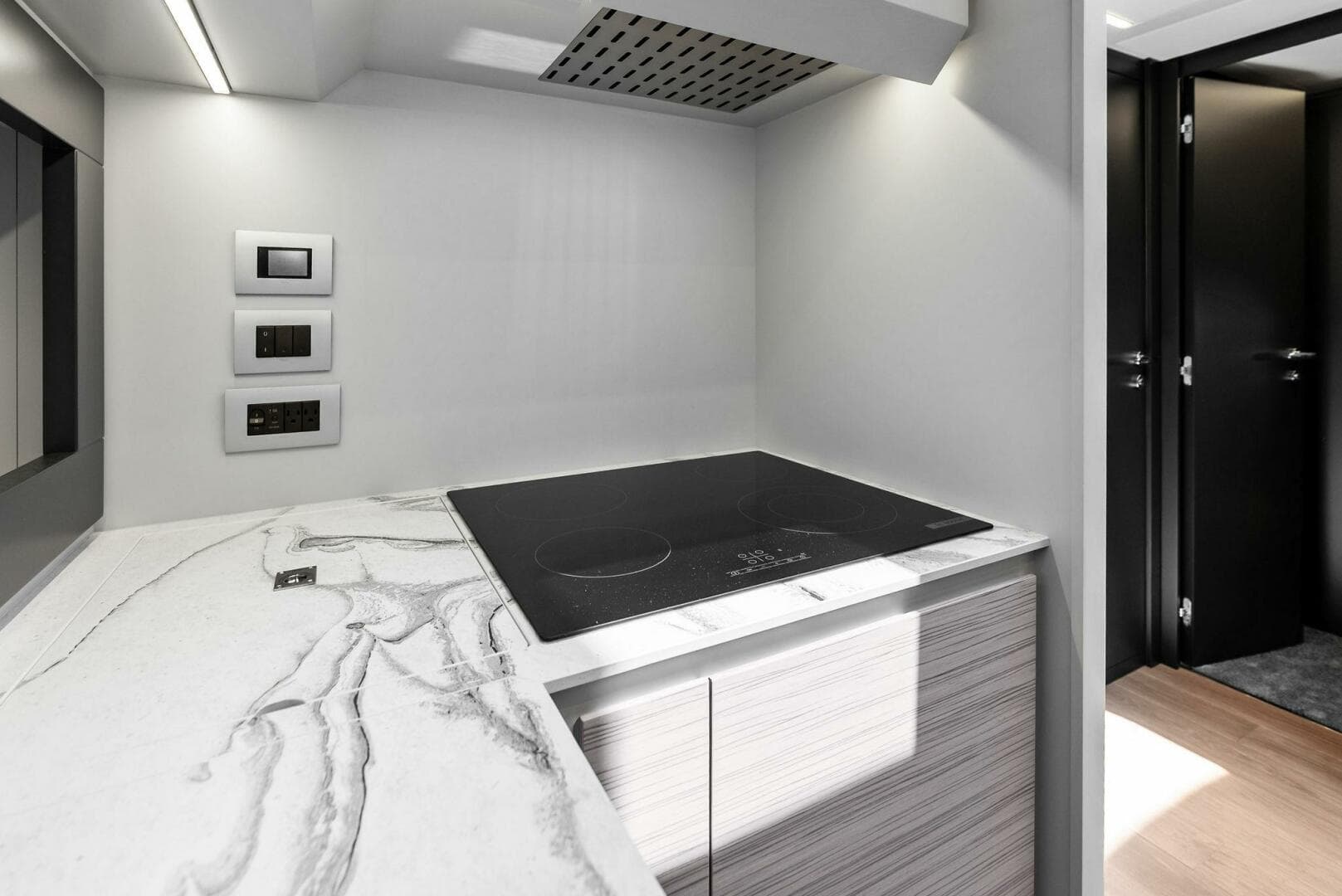 2024 Pershing 6X — photo 28