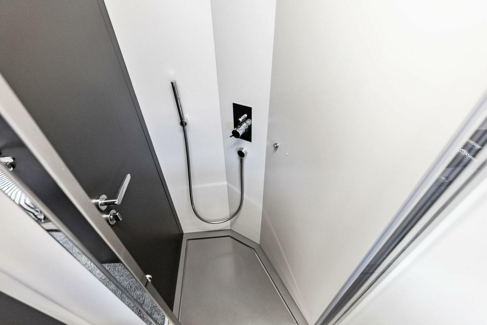 2024 Pershing 6X — photo 39