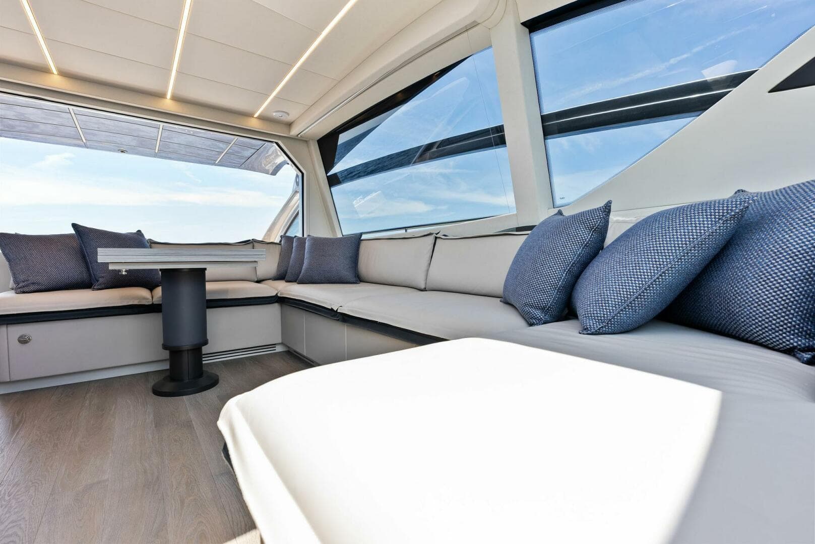 2024 Pershing 6X — photo 19