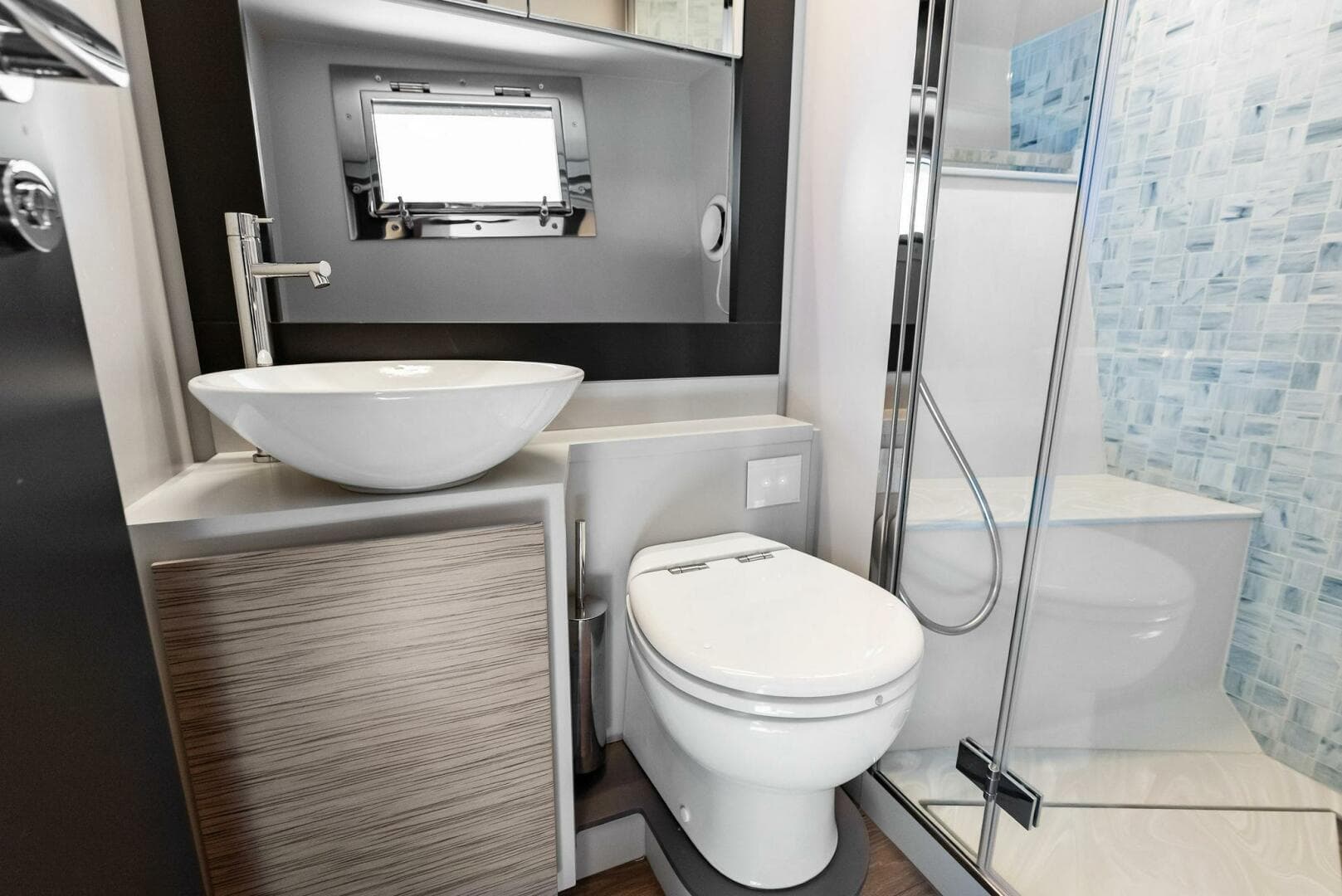 2024 Pershing 6X — photo 34