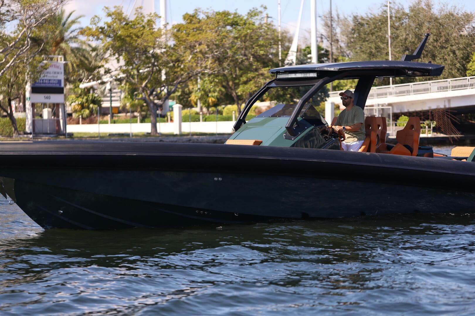 2025 Skipper Green Hull / Camel Upholstery — photo 6