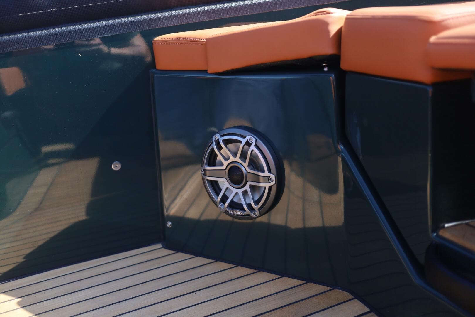 2025 Skipper Green Hull / Camel Upholstery — photo 4