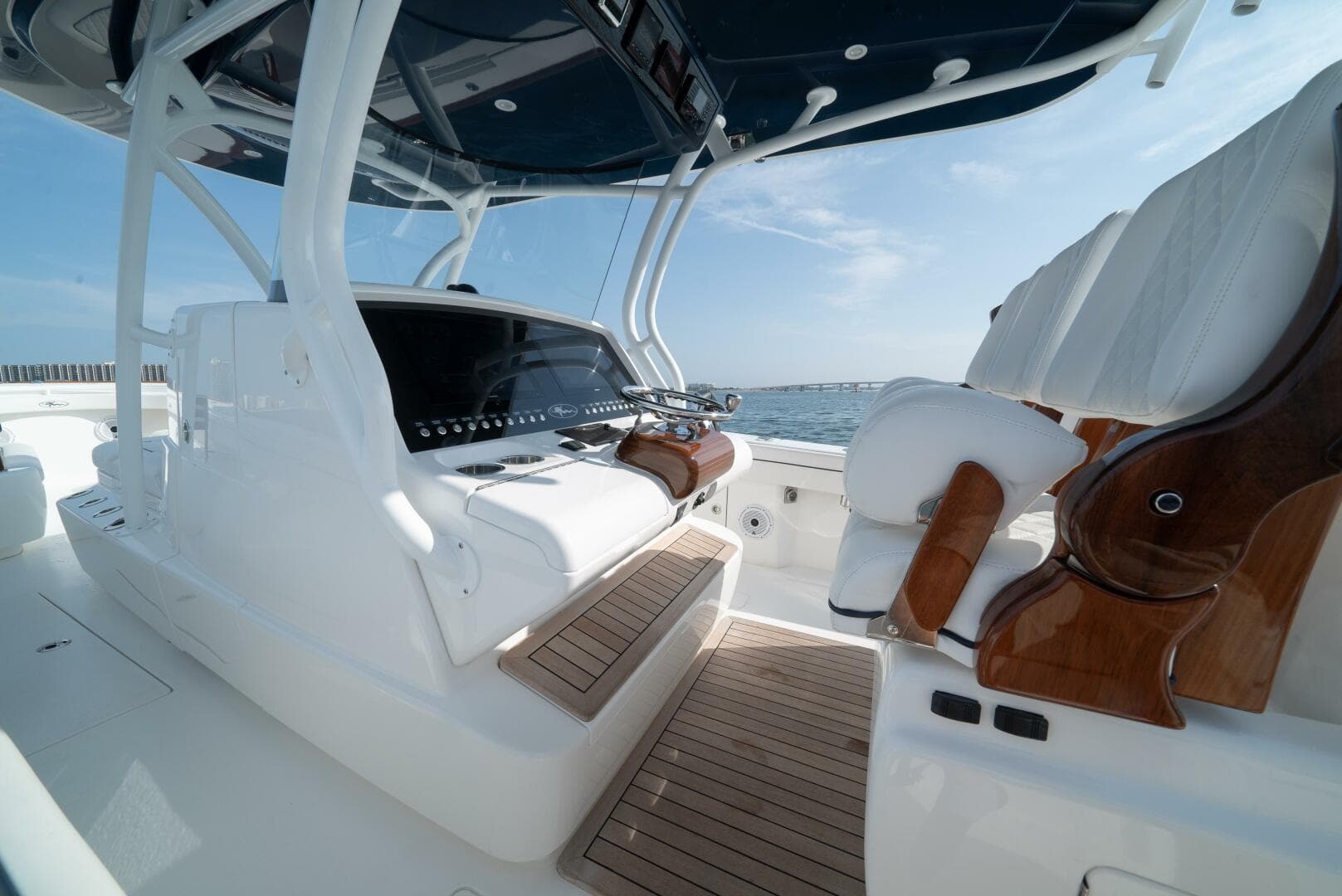 2022 Valhalla Boatworks V-37 — photo 7