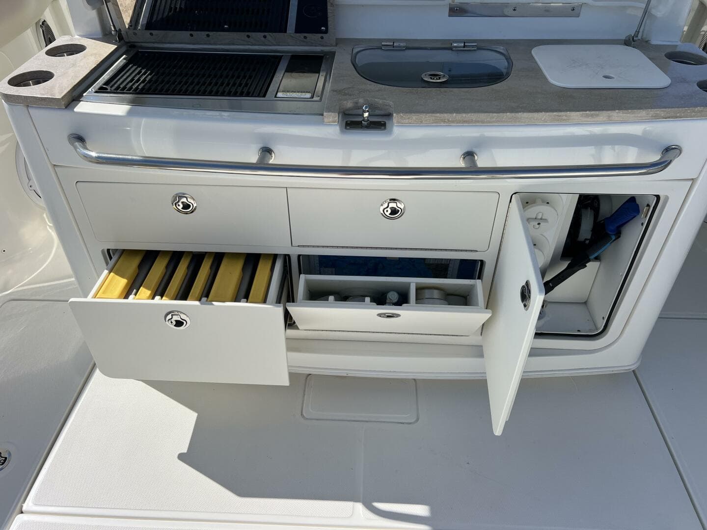 2019 Boston Whaler 38 Outrage — photo 8