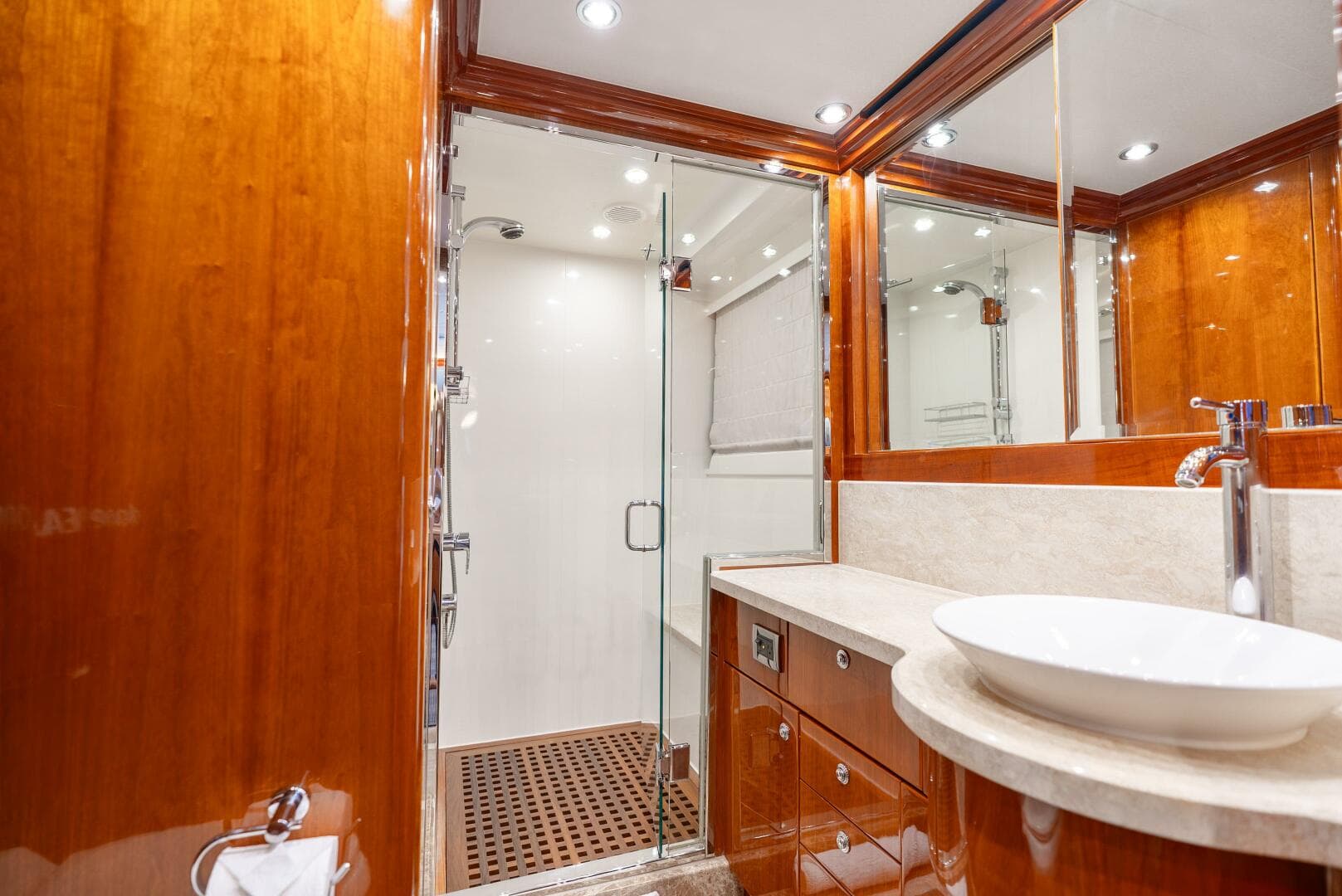 2010 Hargrave Raised Pilothouse — photo 32