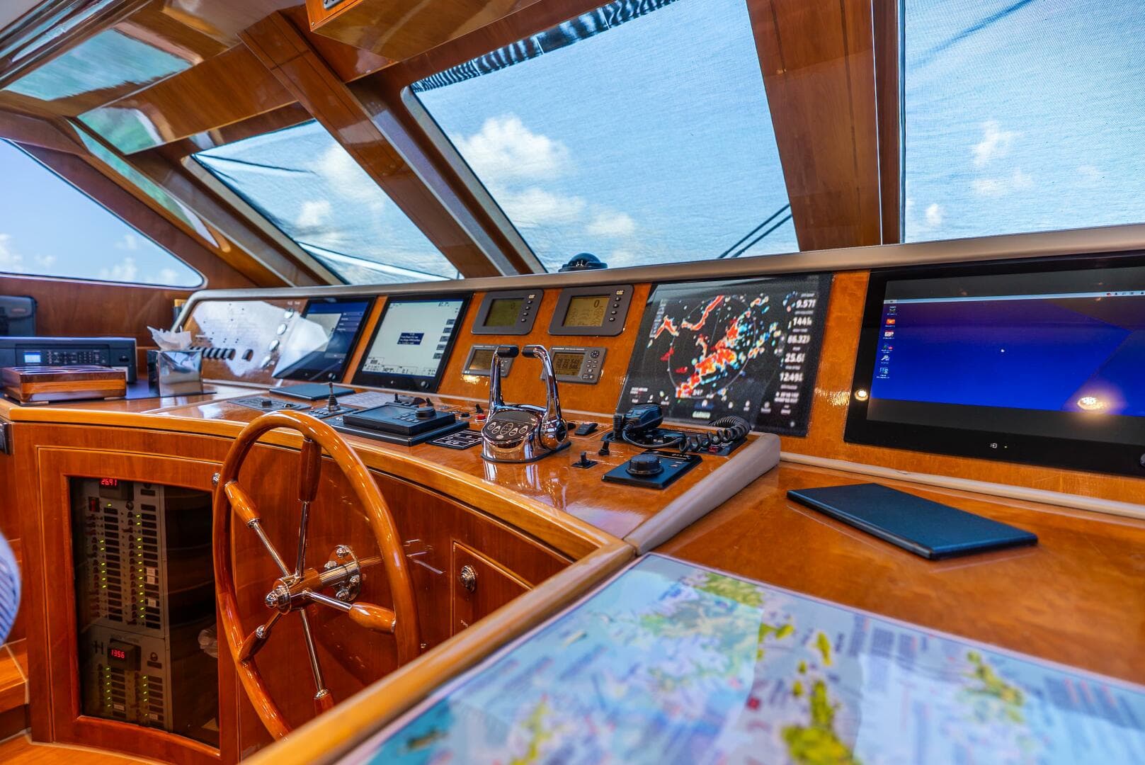 2010 Hargrave Raised Pilothouse — photo 18