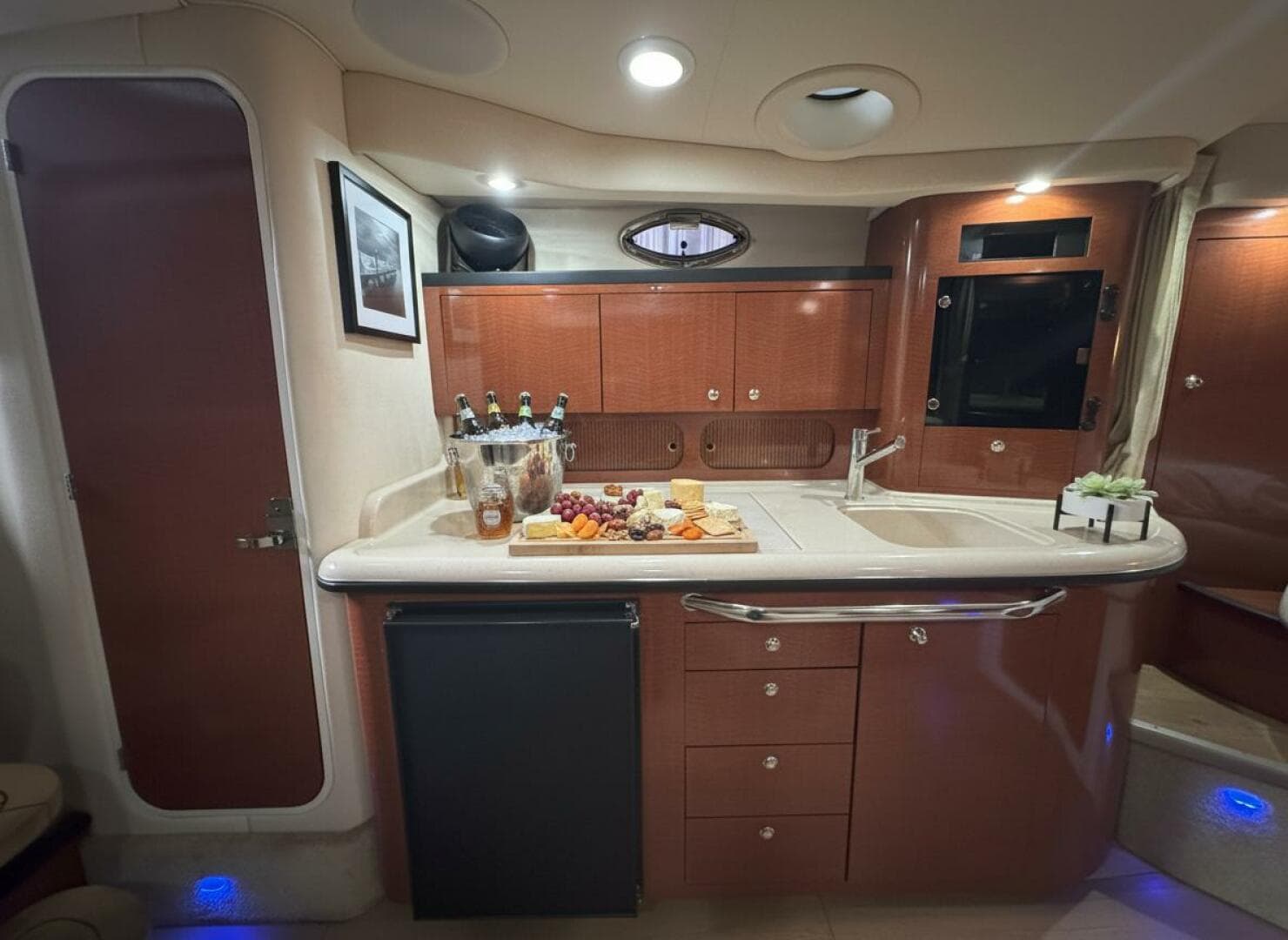 2004 Sea Ray 340 Sundancer — photo 17