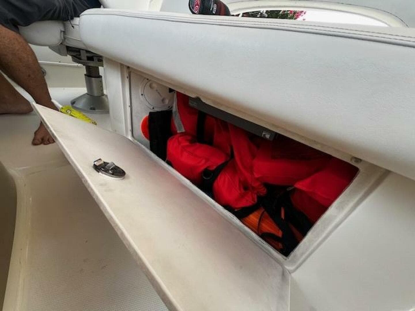 2000 Sea Ray 410 Sundancer — photo 89