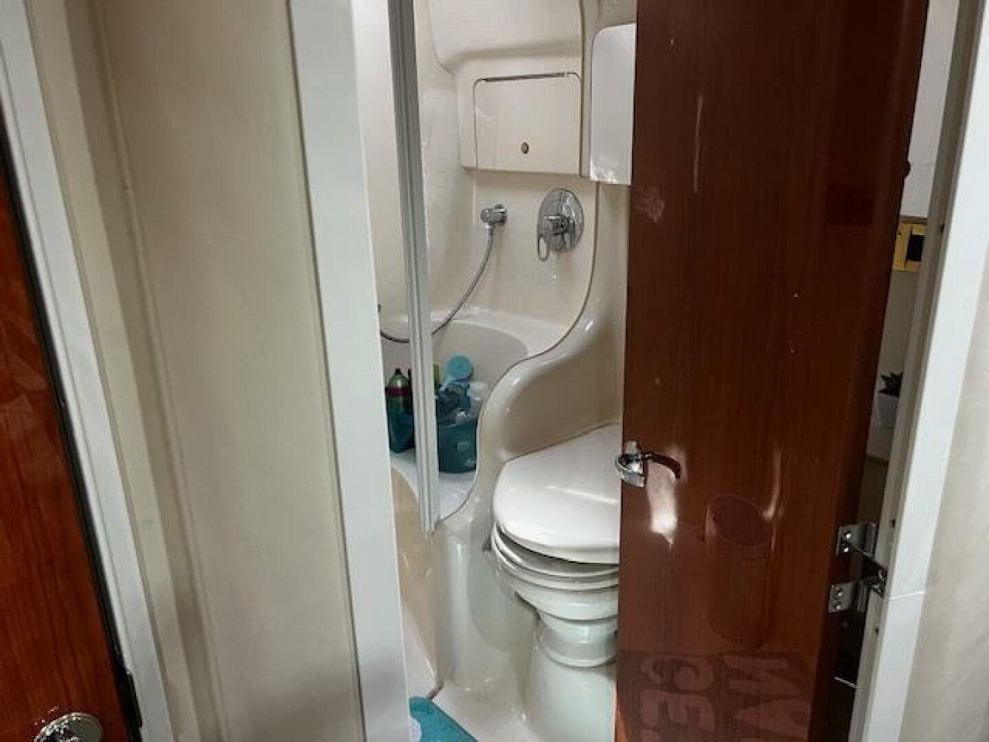 2000 Sea Ray 410 Sundancer — photo 47