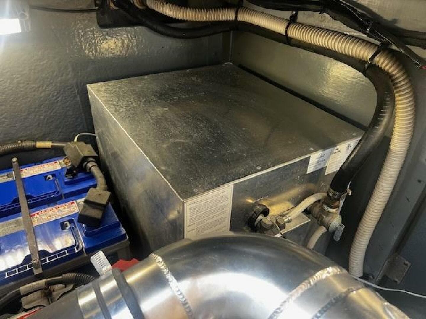 2000 Sea Ray 410 Sundancer — photo 9