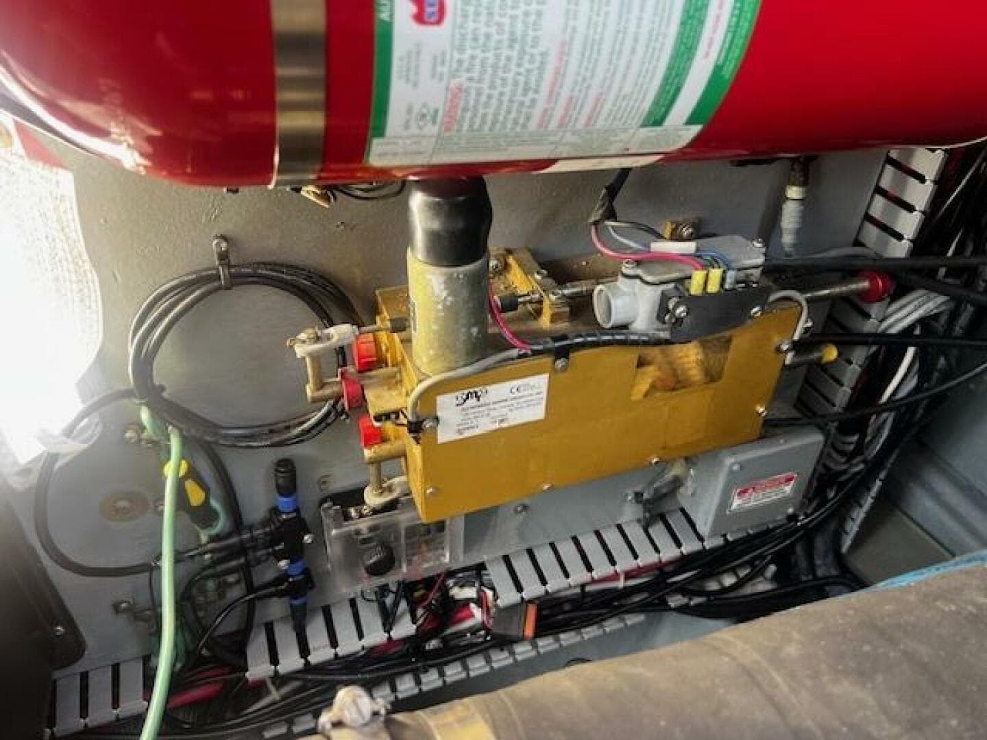 2000 Sea Ray 410 Sundancer — photo 12