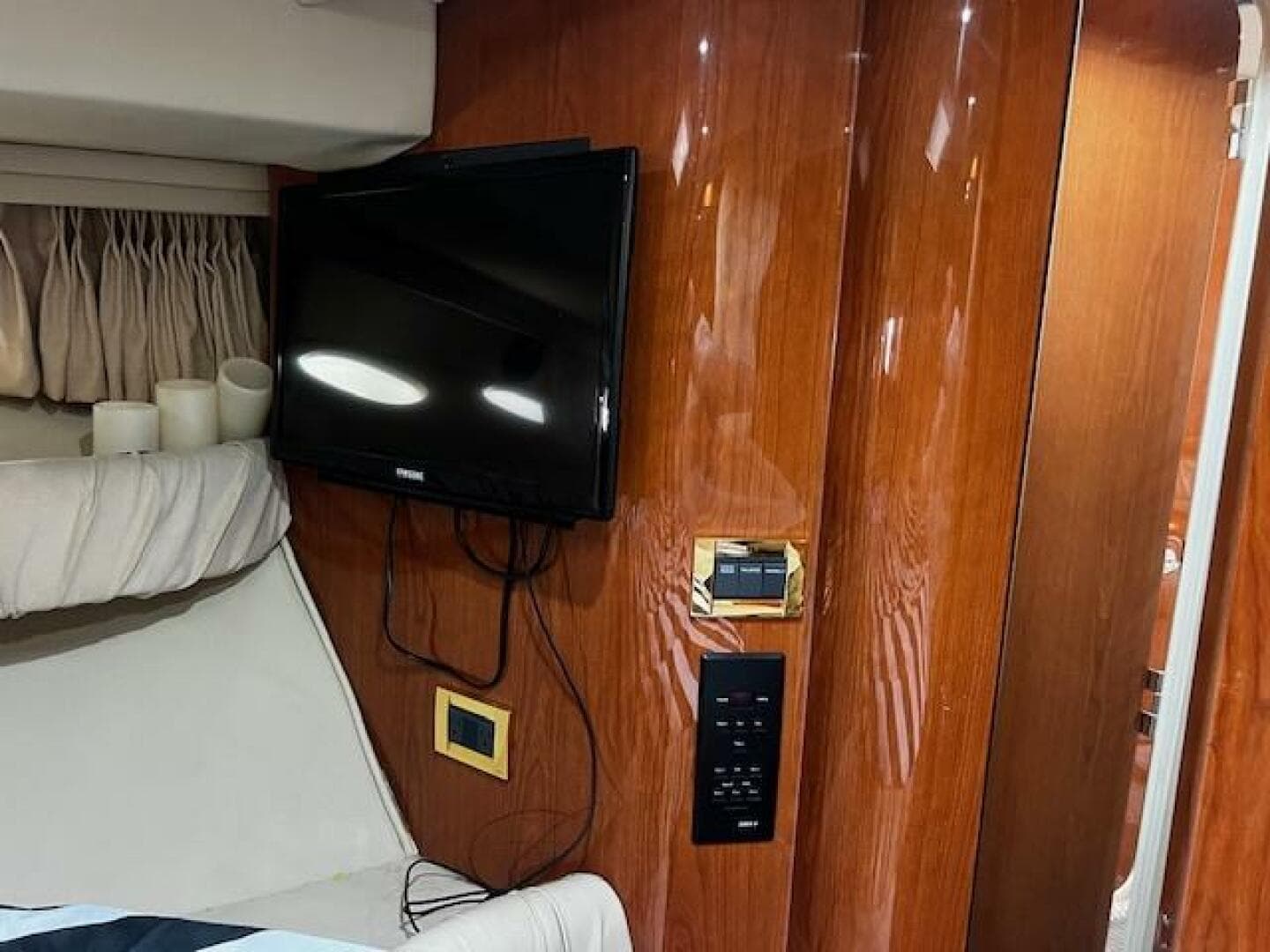 2000 Sea Ray 410 Sundancer — photo 41