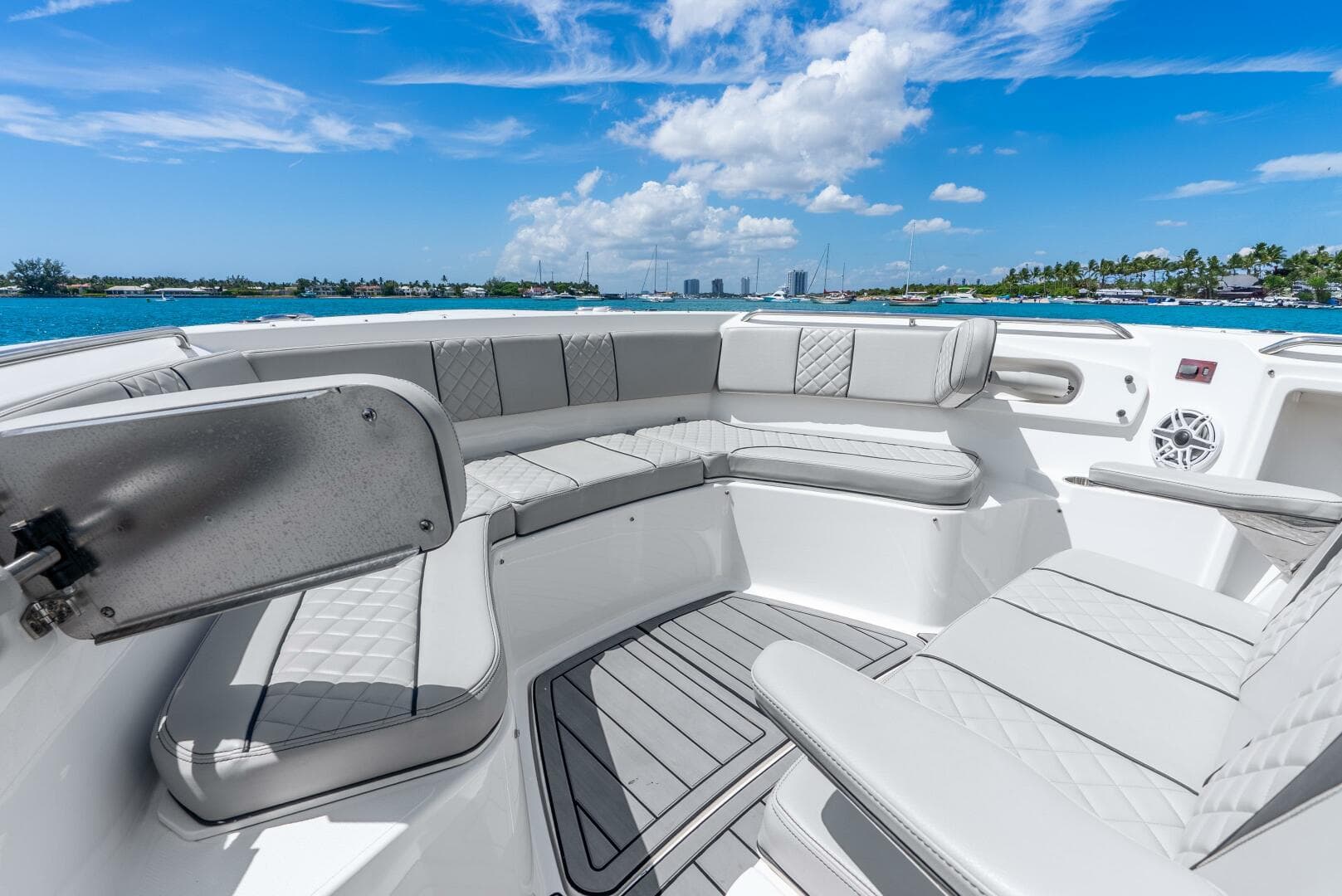 2024 Pursuit — photo 30